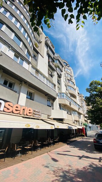 Unirii, Piata Sf. Vineri,
